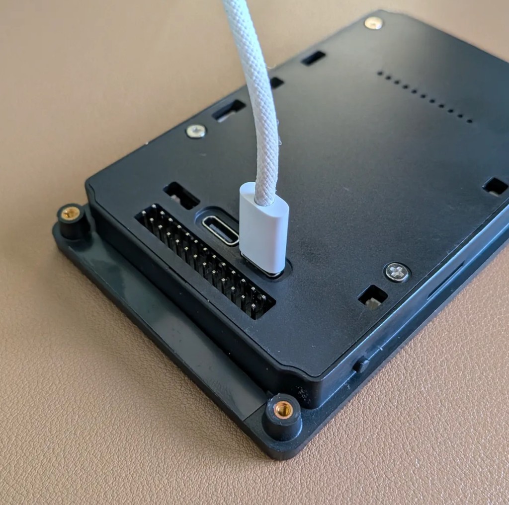 USB-C flashing port on the back of the JC4880P443